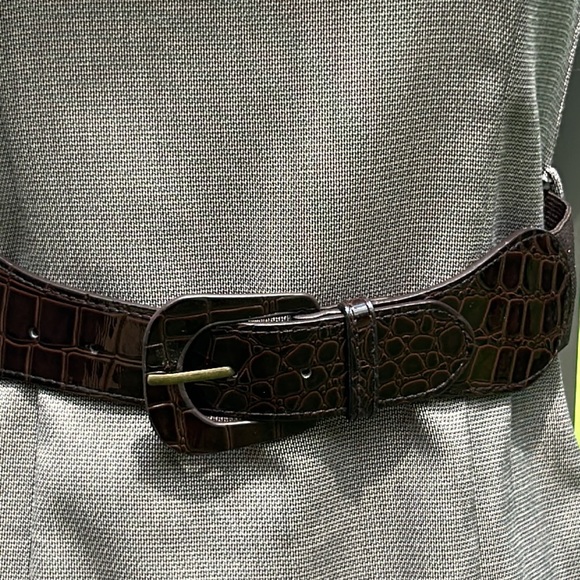 NWOT BCX 2 Piece Brown Dress & Jacket Suit with Belts Size 5 / M - Picture 4 of 16